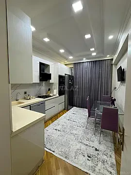 Satılır 3 otaqlı mənzil 110 m²