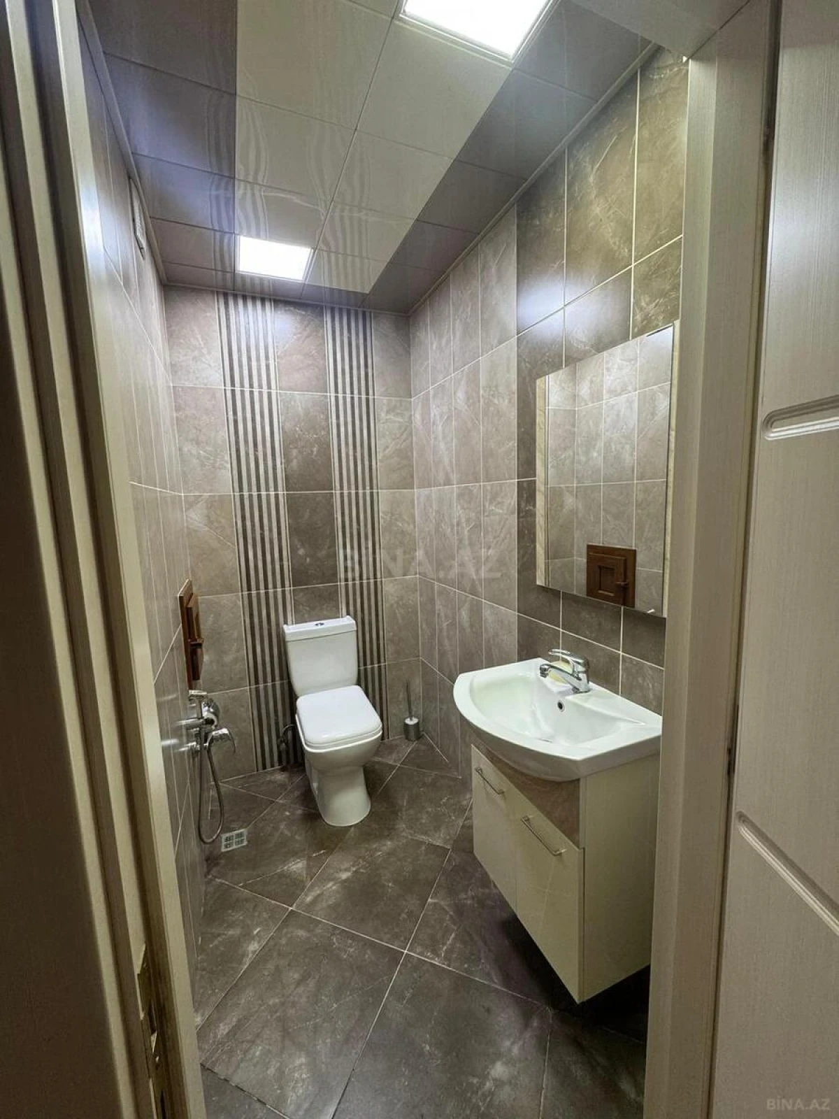 Satılır 3 otaqlı mənzil 110 m²