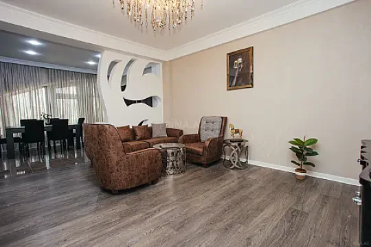 Kirayə verilir 3 otaqlı mənzil 165 m² — Bakı, Nizami 3 otaq 165.00 m²