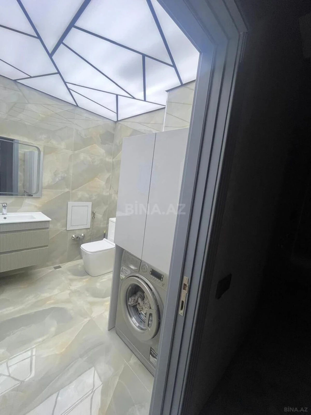 Satılır 3 otaqlı mənzil 120 m²