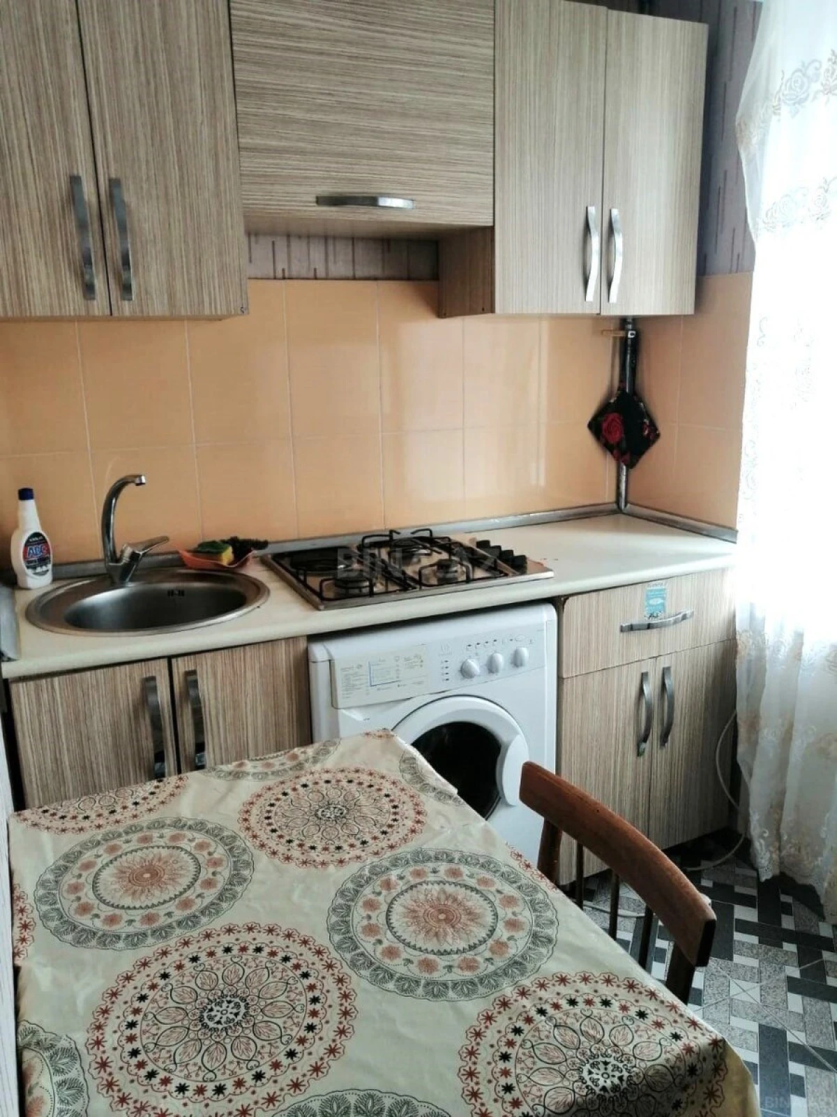 Kirayə verilir 1 otaqlı mənzil 42 m²