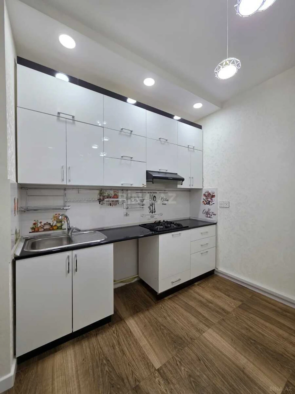 Satılır 3 otaqlı mənzil 106 m²