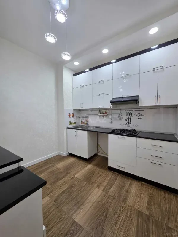Satılır 3 otaqlı mənzil 106 m²
