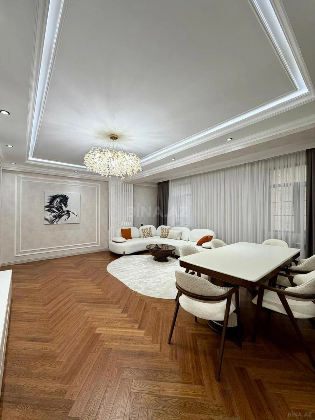 Satılır 3 otaqlı mənzil 139 m²