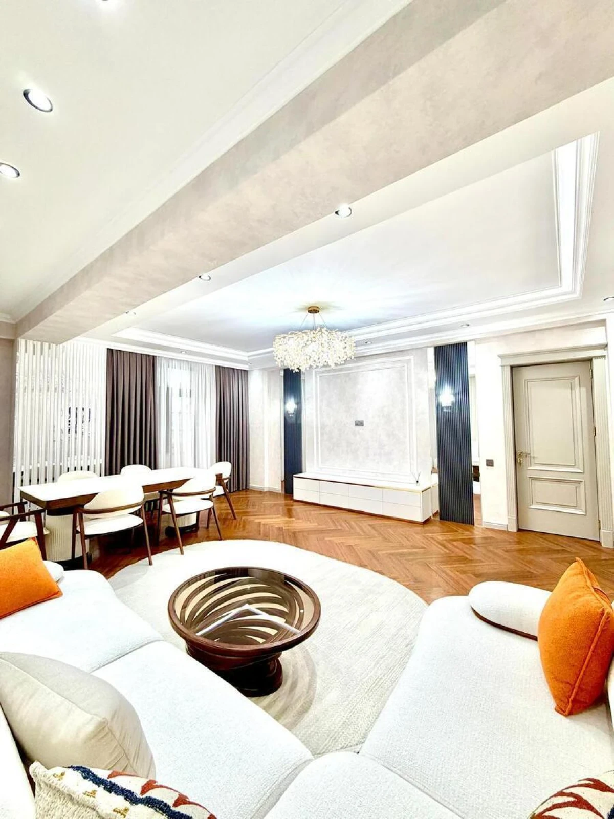 Satılır 3 otaqlı mənzil 139 m²
