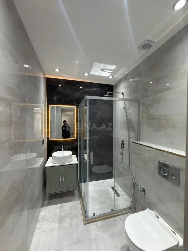 Satılır 3 otaqlı mənzil 139 m²