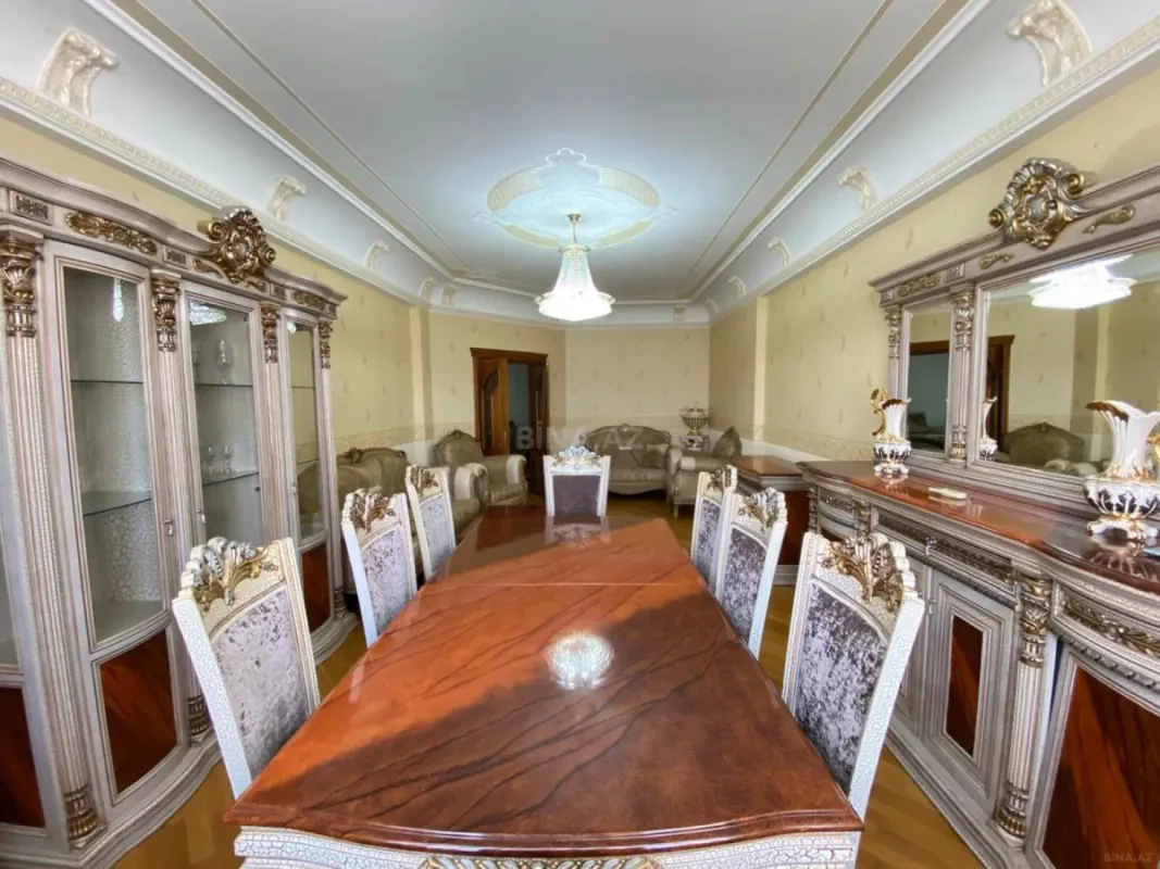 Kirayə verilir 4 otaqlı mənzil 150 m²