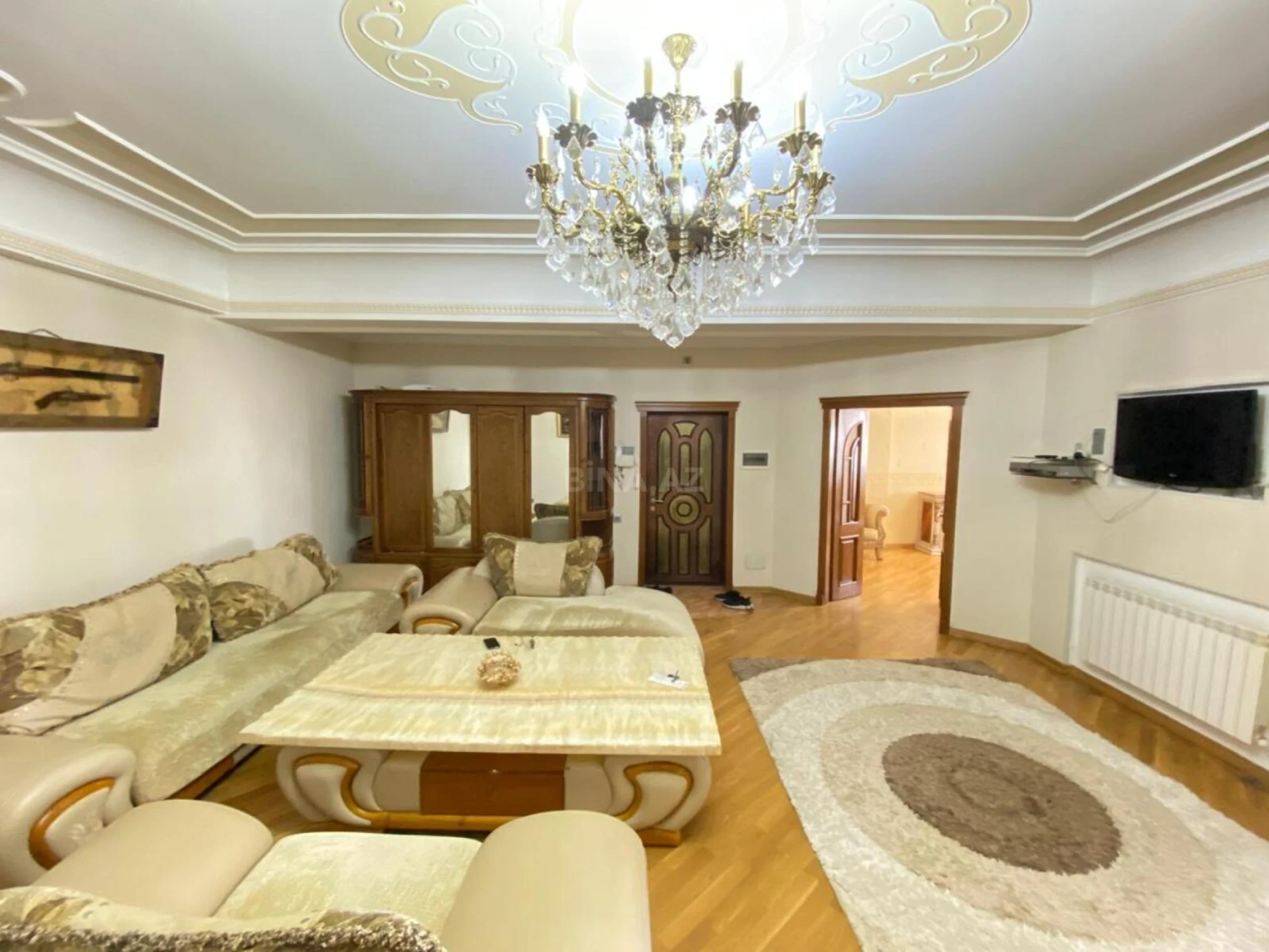 Kirayə verilir 4 otaqlı mənzil 150 m²