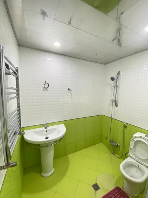 Kirayə verilir 4 otaqlı mənzil 150 m²