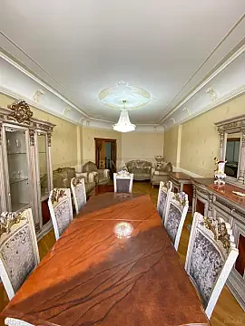 Kirayə verilir 4 otaqlı mənzil 150 m²
