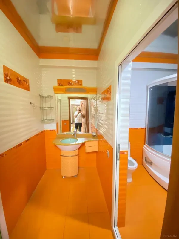 Kirayə verilir 4 otaqlı mənzil 150 m²