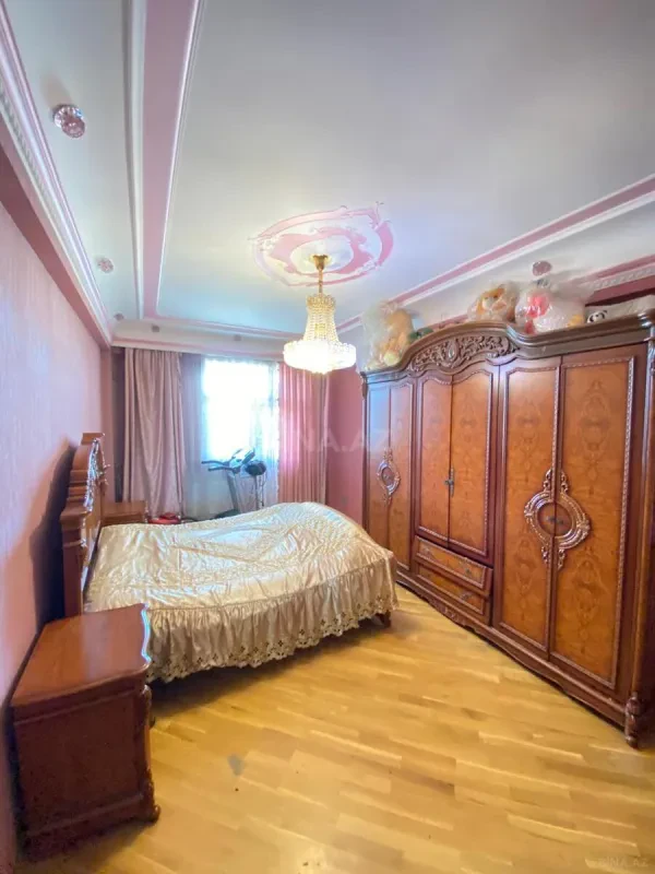 Kirayə verilir 4 otaqlı mənzil 150 m²