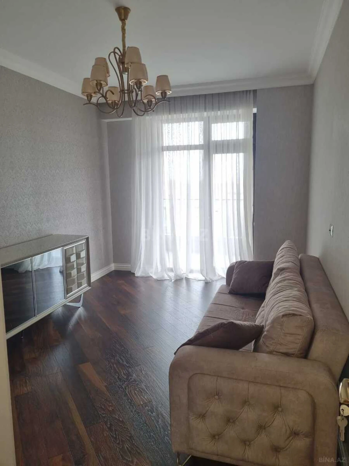 Kirayə verilir 3 otaqlı mənzil 145 m²