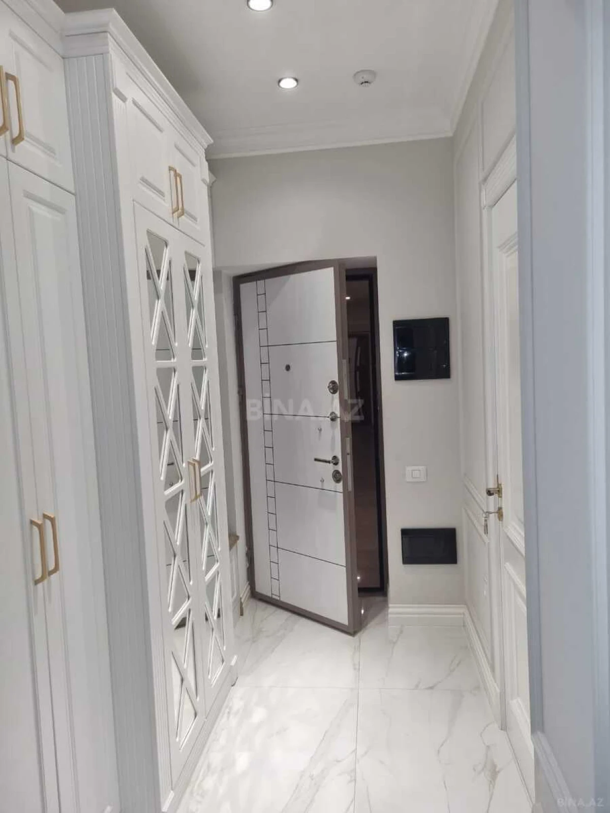 Kirayə verilir 3 otaqlı mənzil 145 m²
