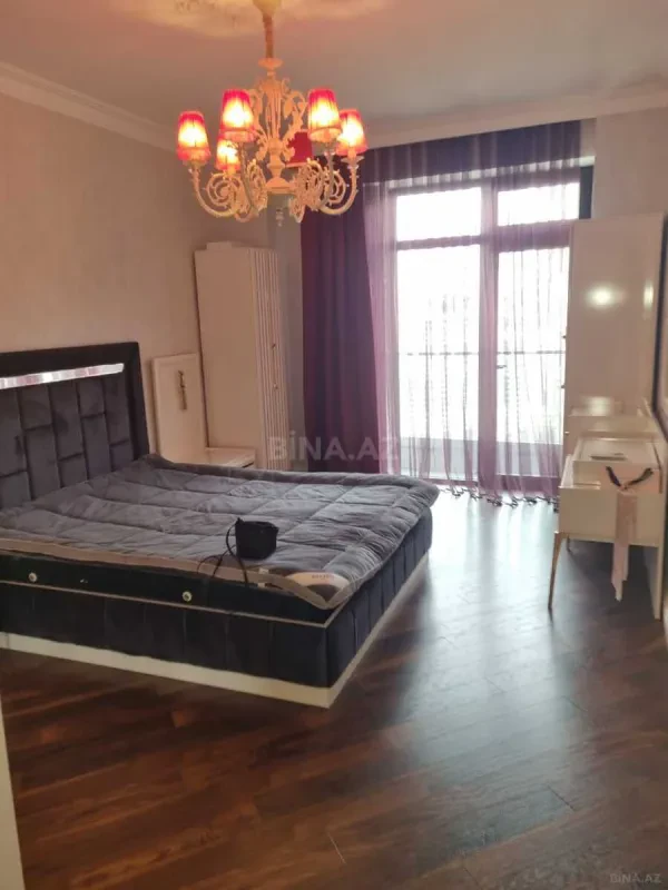 Kirayə verilir 3 otaqlı mənzil 145 m²