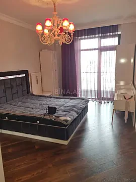 Kirayə verilir 3 otaqlı mənzil 145 m²