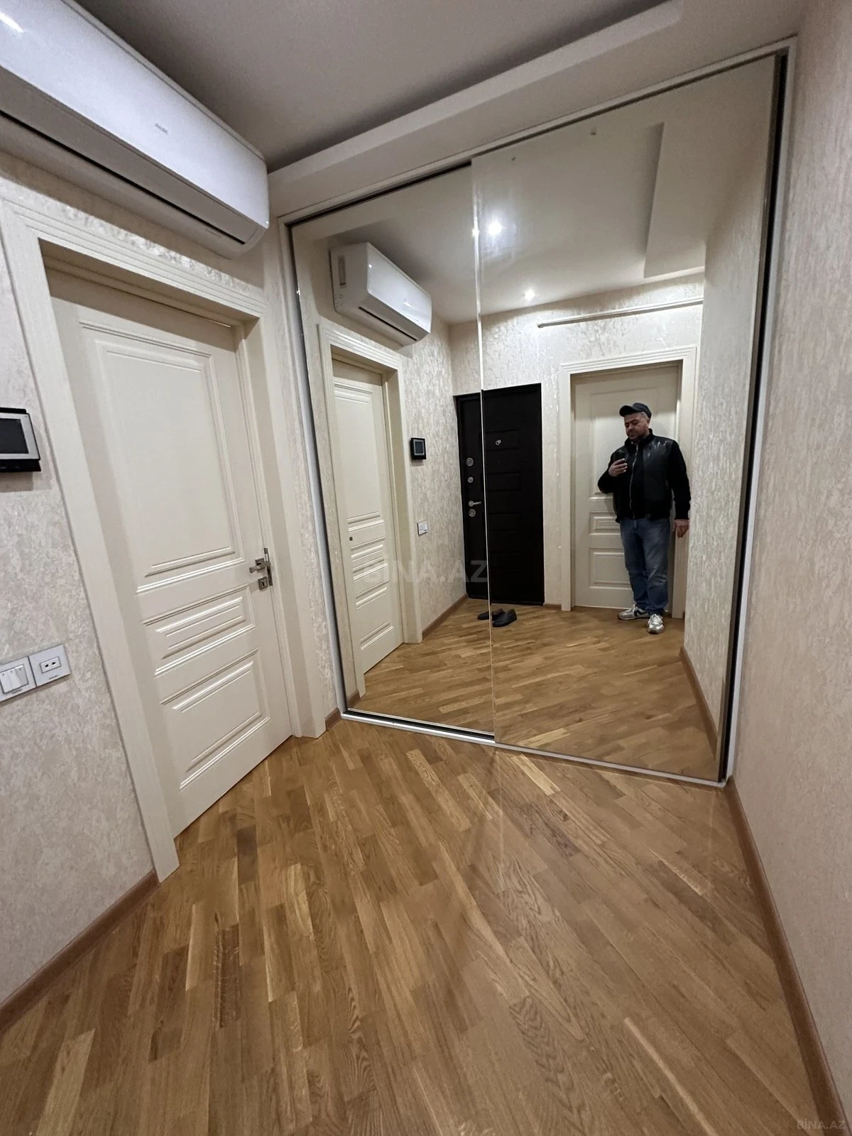 Satılır 2 otaqlı mənzil 65 m²