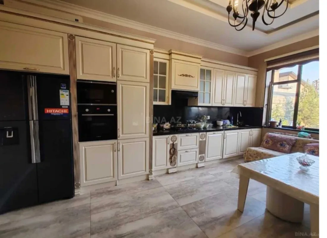 Satılır 6 otaqlı həyət evi 250 m²