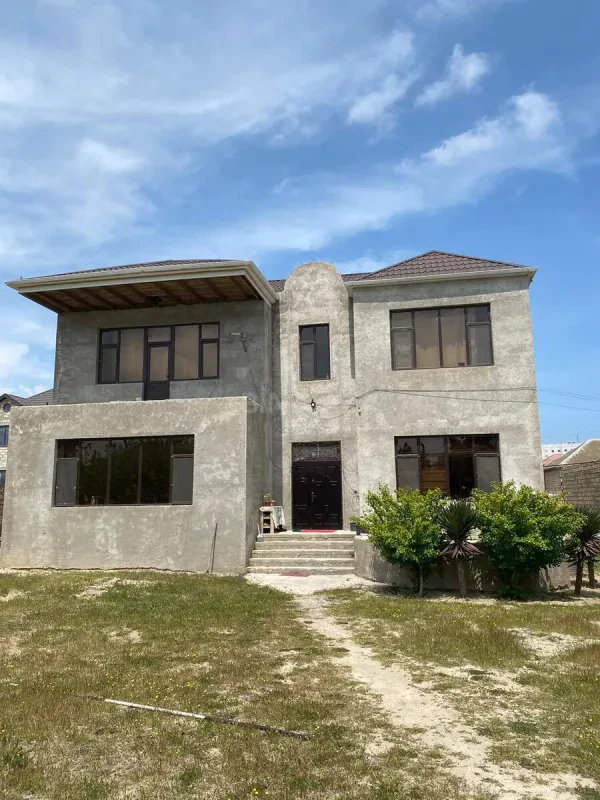 Satılır 6 otaqlı həyət evi 250 m²