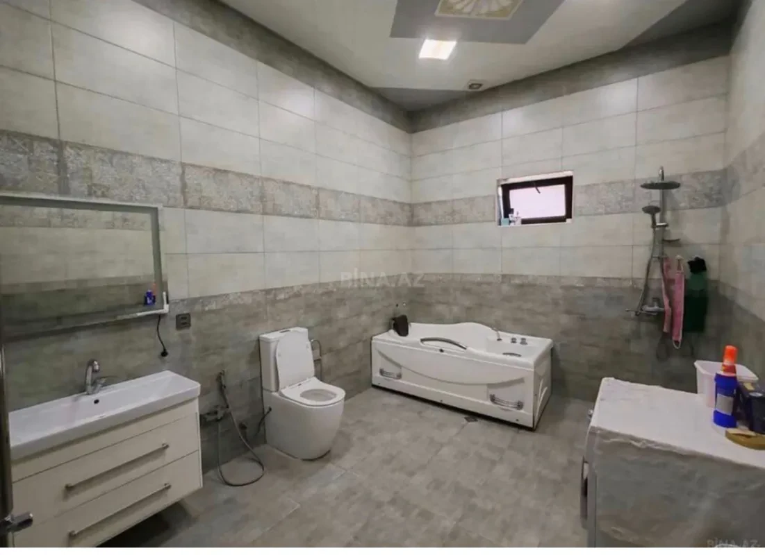 Satılır 6 otaqlı həyət evi 250 m²
