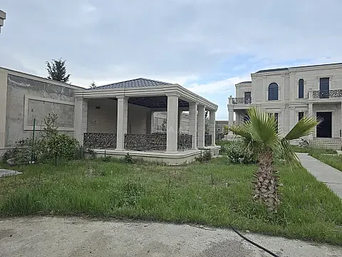 Satılır 5 otaqlı həyət evi 400 m²