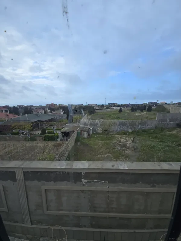 Satılır 5 otaqlı həyət evi 400 m²