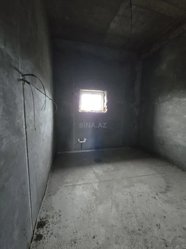 Satılır 5 otaqlı həyət evi 400 m²
