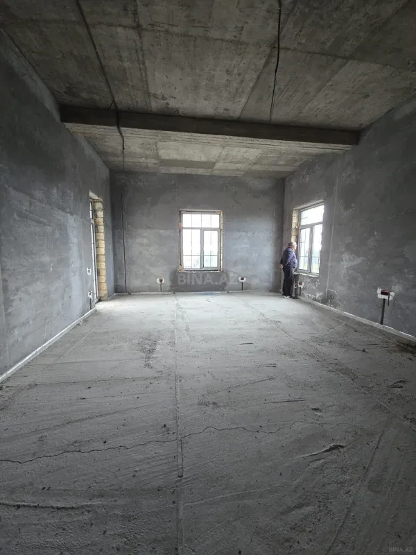 Satılır 5 otaqlı həyət evi 400 m²
