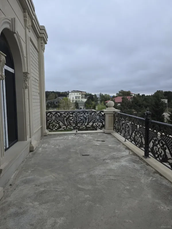 Satılır 5 otaqlı həyət evi 400 m²