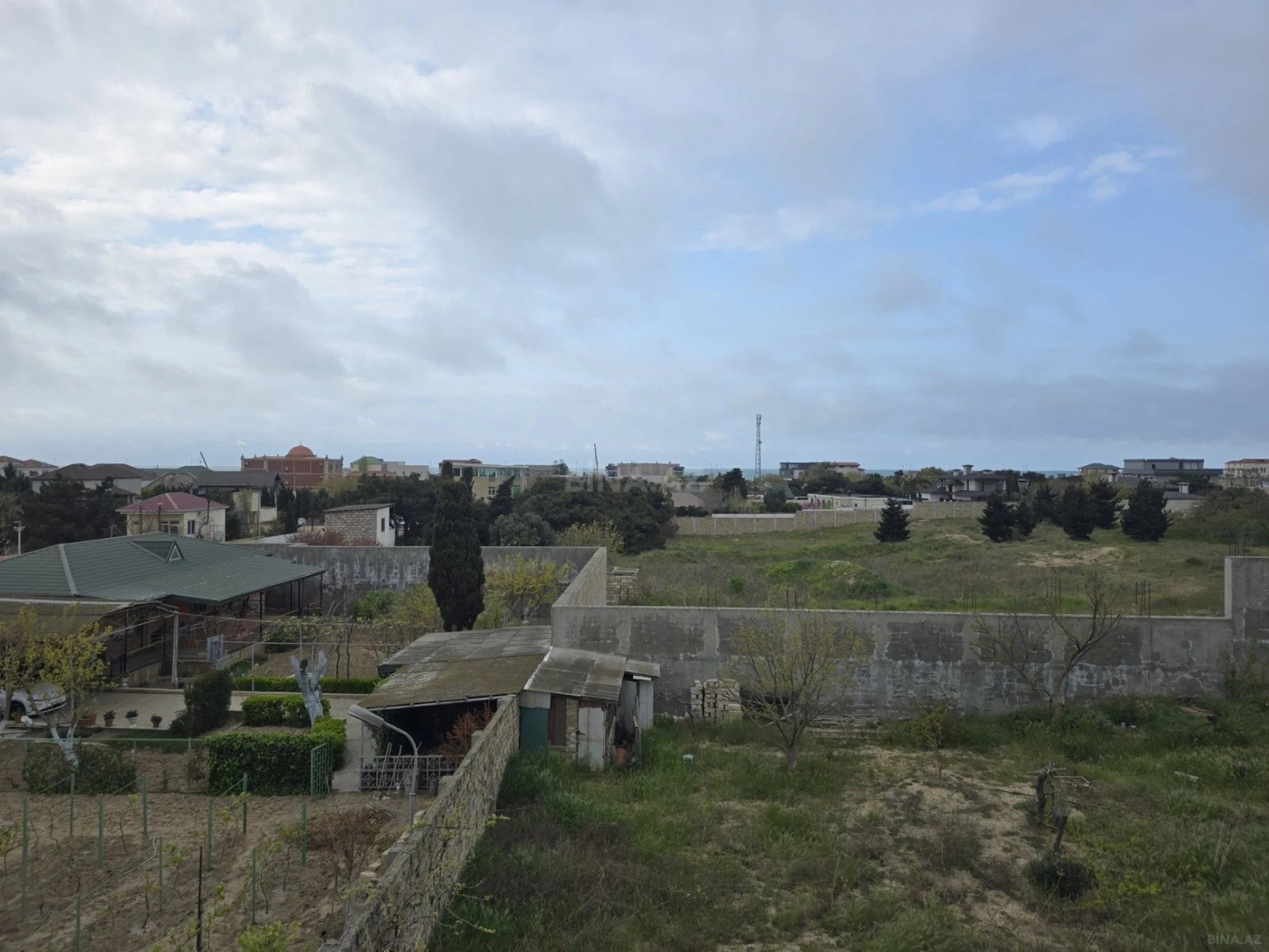 Satılır 5 otaqlı həyət evi 400 m²