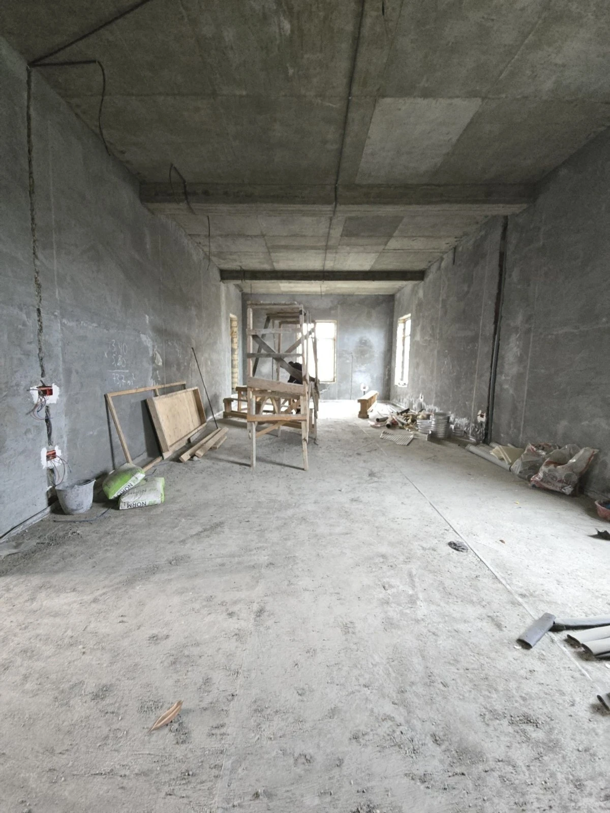 Satılır 5 otaqlı həyət evi 400 m²
