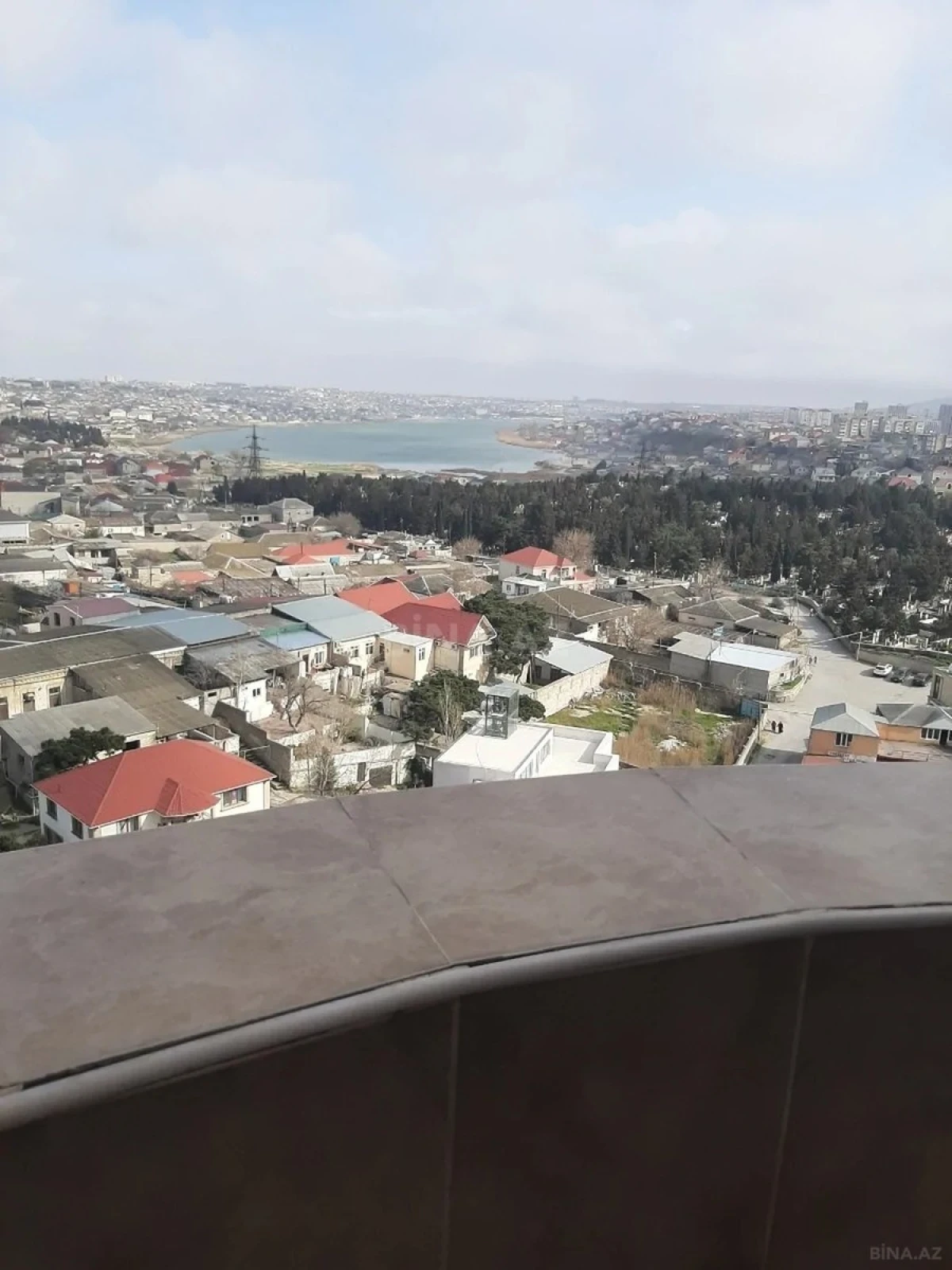 Satılır 2 otaqlı mənzil 67 m²