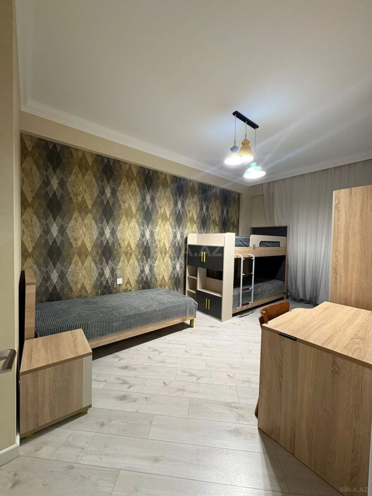 Kirayə verilir 3 otaqlı mənzil 115 m²