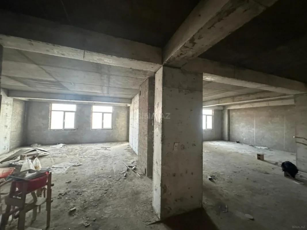 Satılır 4 otaqlı mənzil 174 m²
