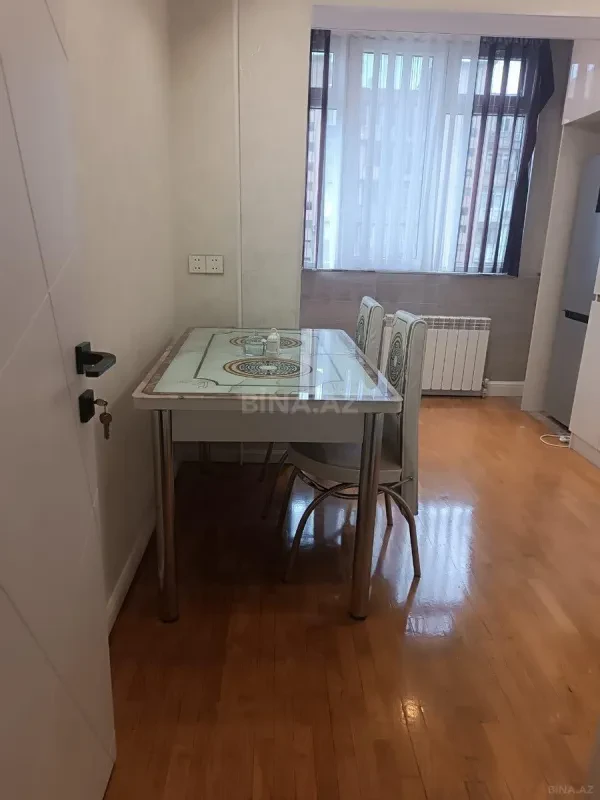 Kirayə verilir 2 otaqlı mənzil 65 m²
