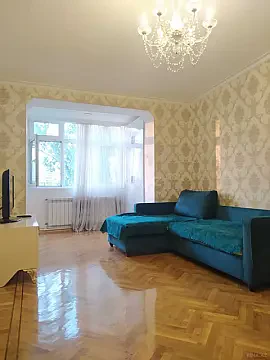Kirayə verilir 2 otaqlı mənzil 65 m²