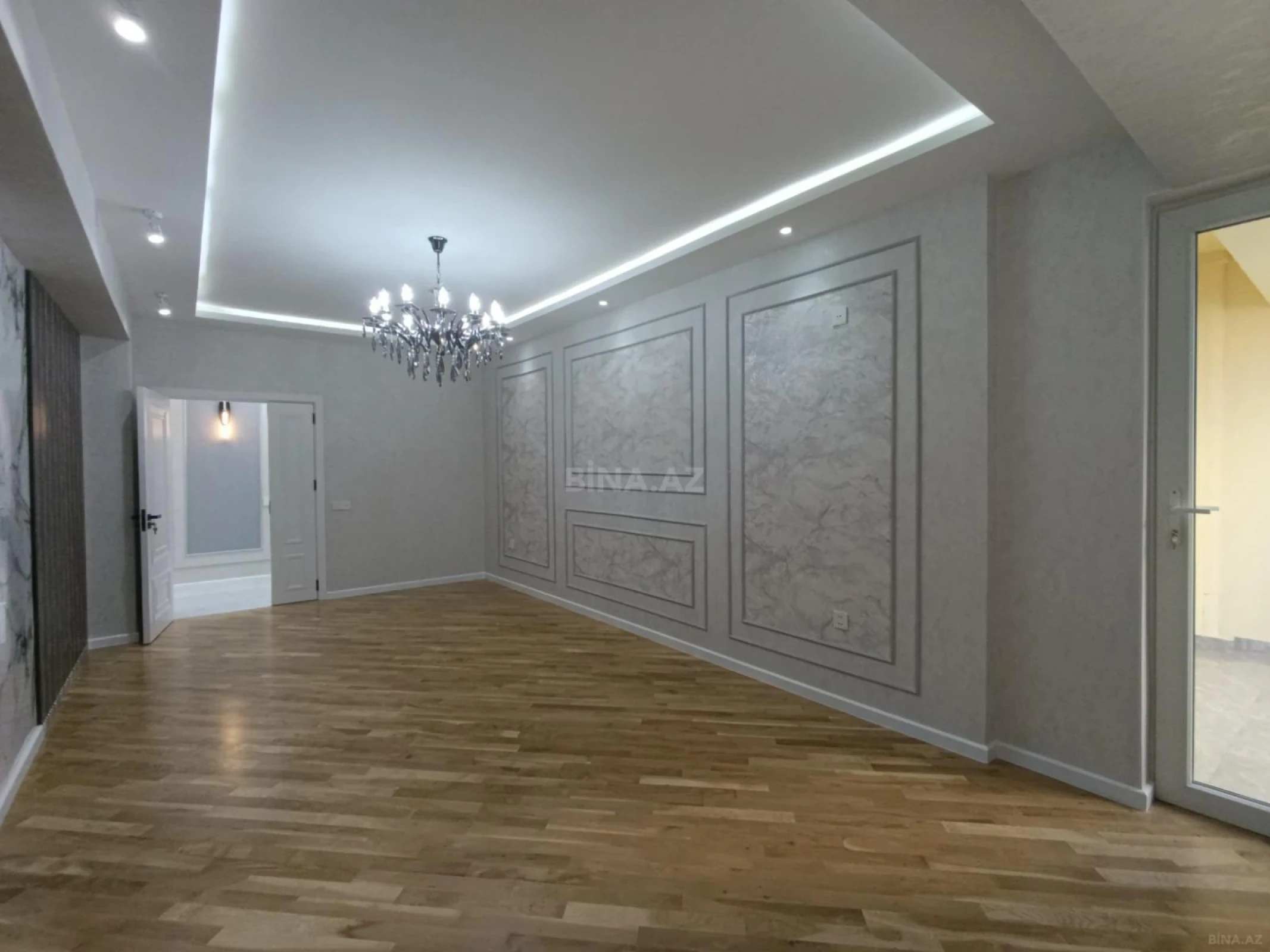 Satılır 4 otaqlı mənzil 155 m²