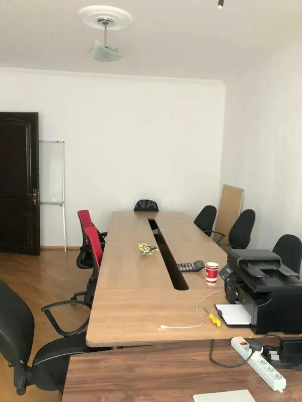 Kirayə verilir 3 otaqlı ofis 150 m²
