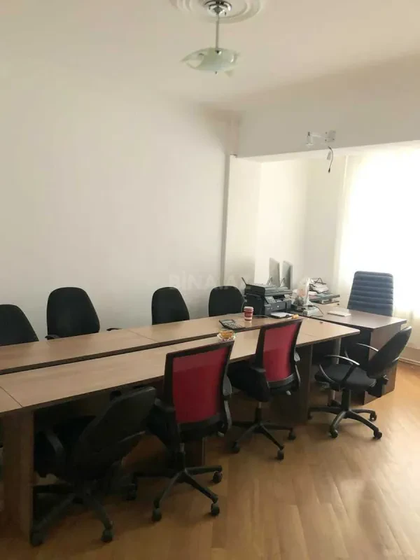 Kirayə verilir 3 otaqlı ofis 150 m²