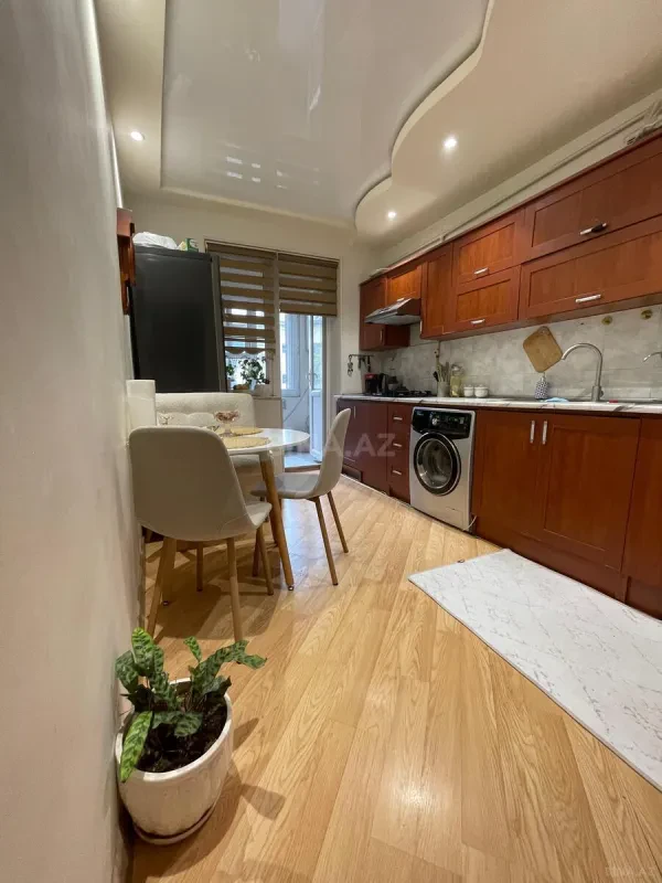 Kirayə verilir 2 otaqlı mənzil 65 m²
