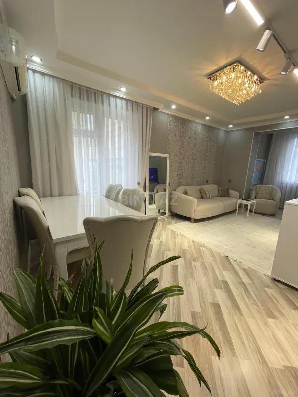 Kirayə verilir 2 otaqlı mənzil 65 m²