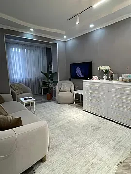 Kirayə verilir 2 otaqlı mənzil 65 m²