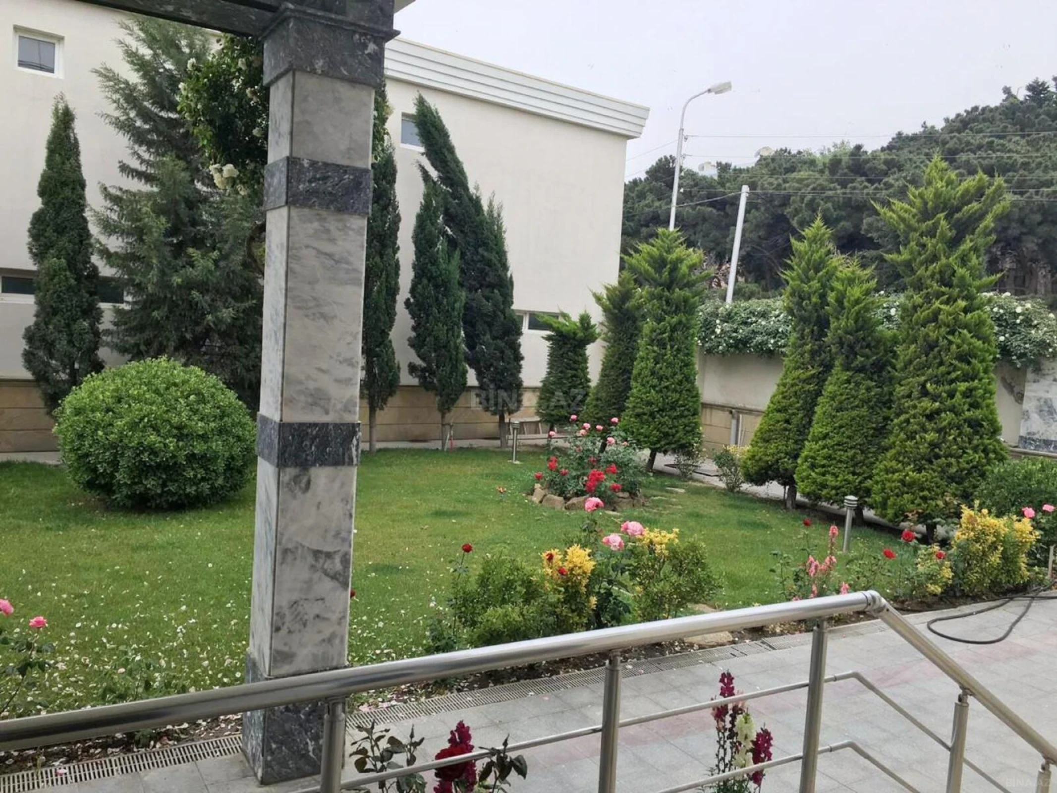 Kirayə verilir 6 otaqlı həyət evi 280 m²
