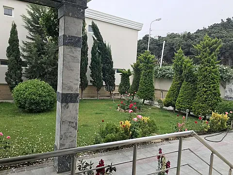 Kirayə verilir 6 otaqlı həyət evi 280 m²