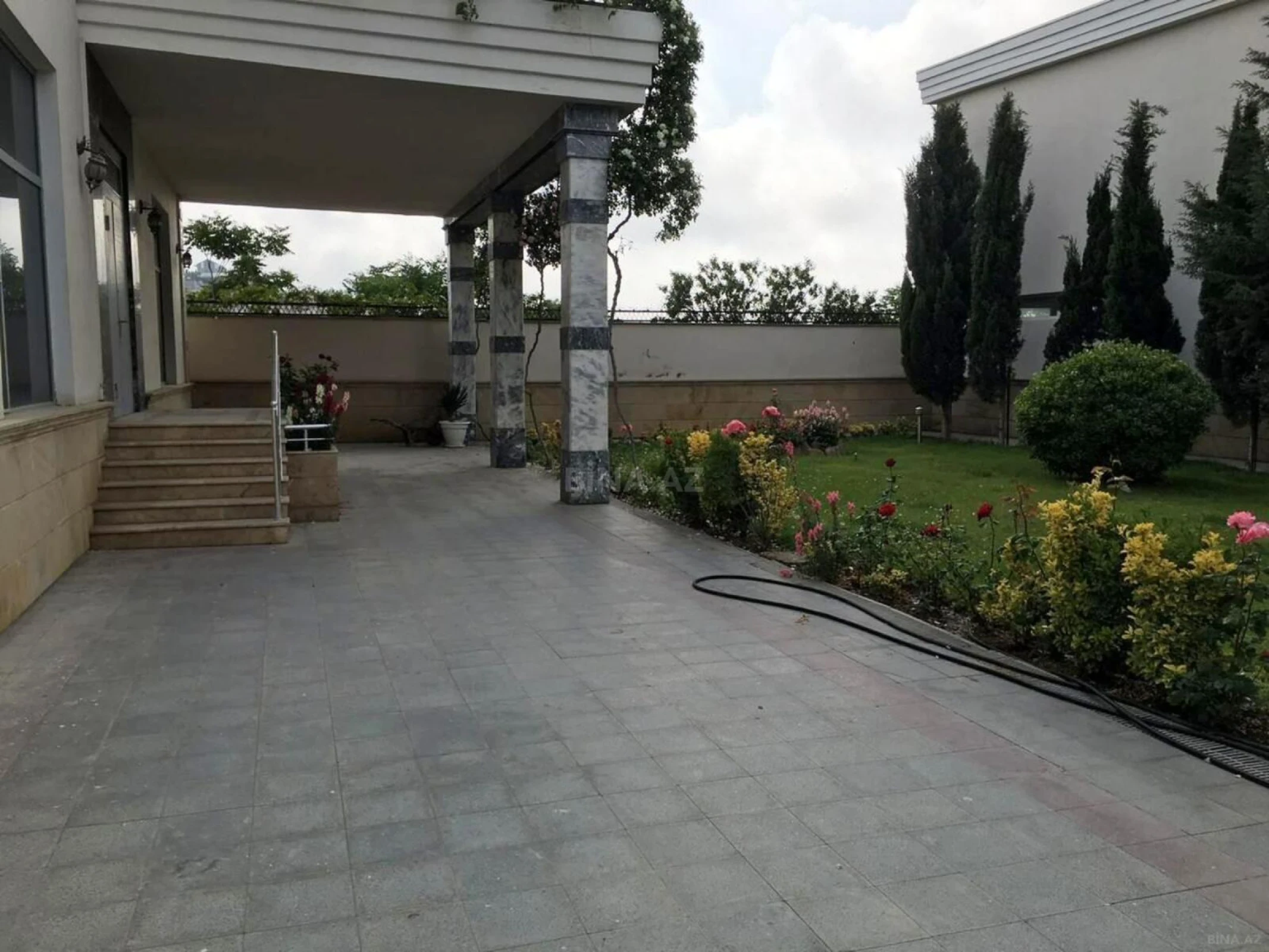 Kirayə verilir 6 otaqlı həyət evi 280 m²
