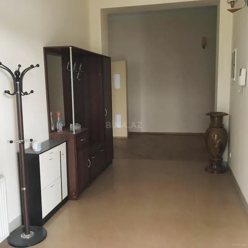 Kirayə verilir 6 otaqlı həyət evi 280 m²