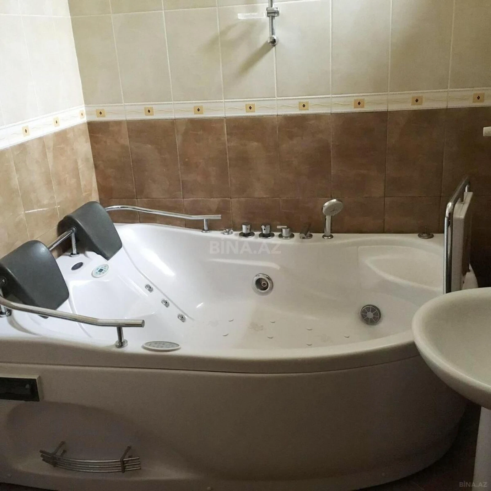 Kirayə verilir 6 otaqlı həyət evi 280 m²