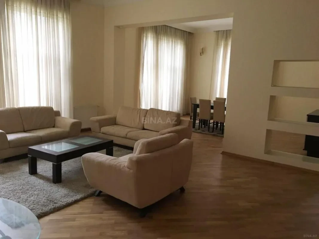 Kirayə verilir 6 otaqlı həyət evi 280 m²