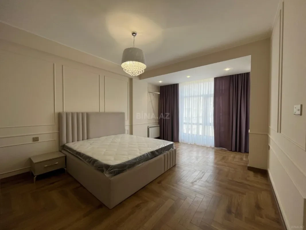 Kirayə verilir 3 otaqlı mənzil 121 m²