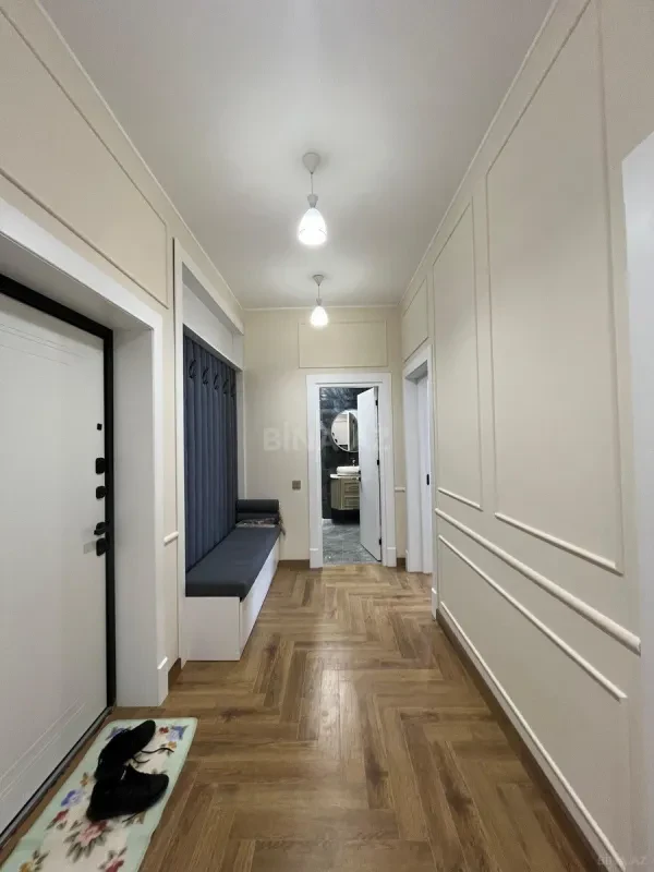 Kirayə verilir 3 otaqlı mənzil 121 m²